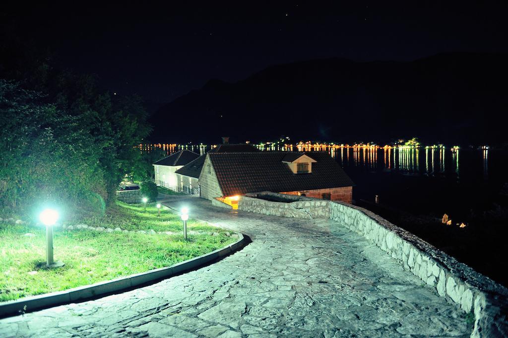 Hotel Per Astra Пераст Экстерьер фото